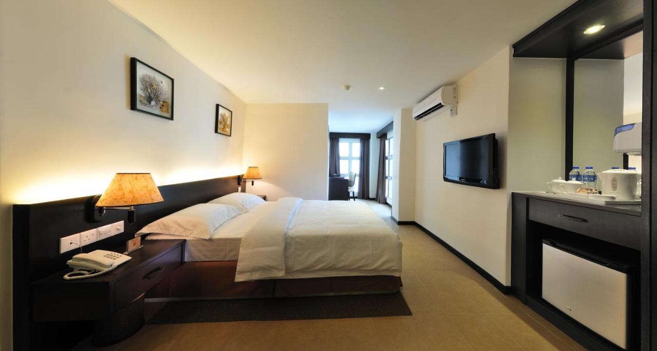 Ernes Hotel Перай Екстер'єр фото